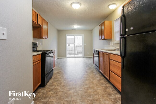 Building Photo - 5562 Sweet River Dr