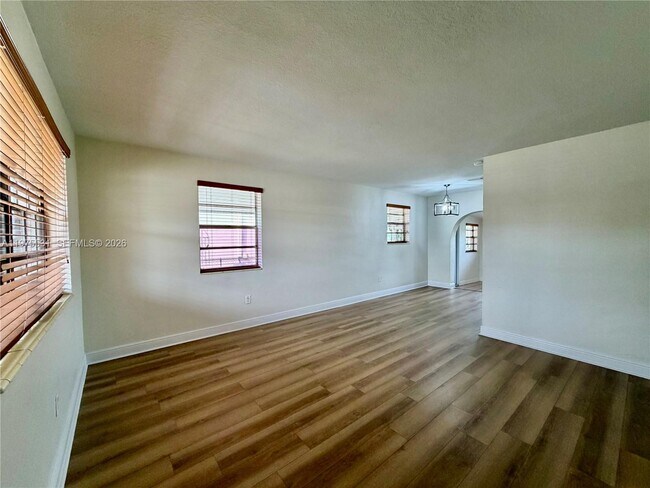 Building Photo - 1351 W 34th St