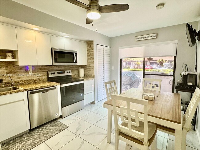 Foto del edificio - 7049 Marlberry Ln