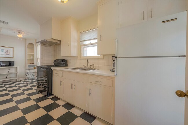 Foto del edificio - 1558 1/2 Castle Ct