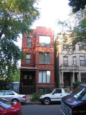 Building Photo - 941 N Hoyne Ave