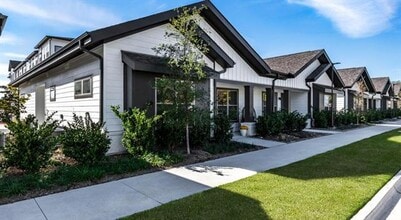 Building Photo - 4925 Scott Rd