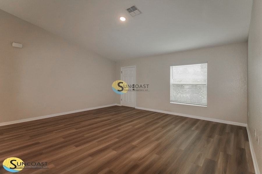 Foto principal - 6401 E Gentry St