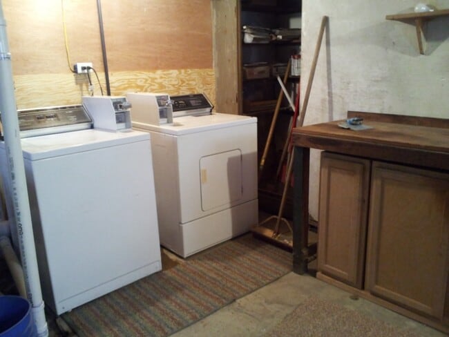 Photo - 431 E Walnut Ln Apartment