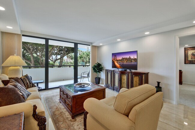 Building Photo - 2727 N Ocean Blvd