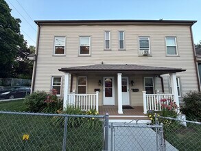 Building Photo - 47 Cedar St