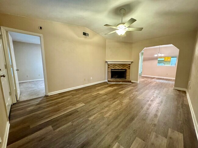 Building Photo - 2910 Richview Park Cir W