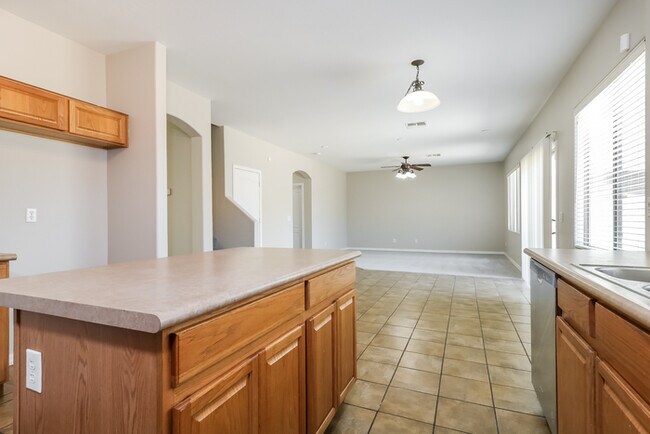 Building Photo - 24828 W Rosita Ave