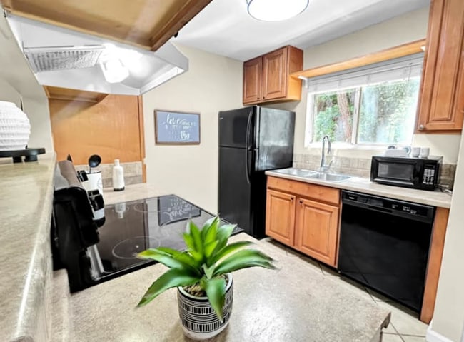 Building Photo - Mission Gorge Condominium Across From Admi...
