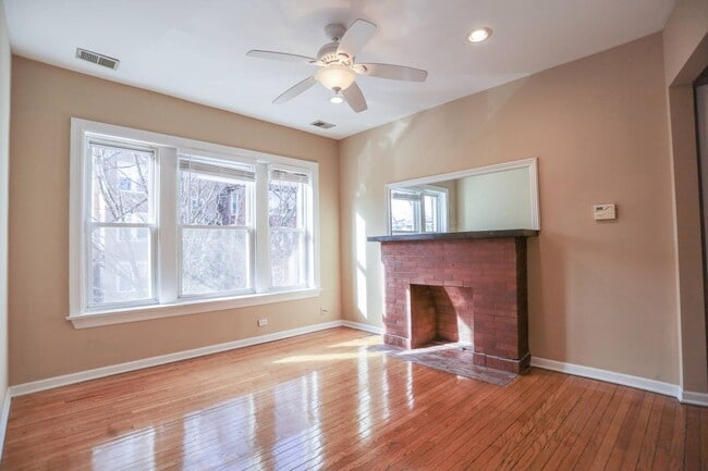 Building Photo - 5868 N Ridge Ave