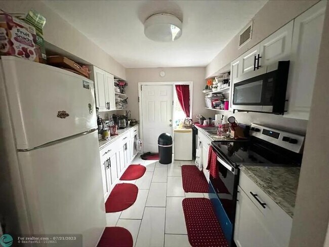 Foto del edificio - 3720 NW 115th Way