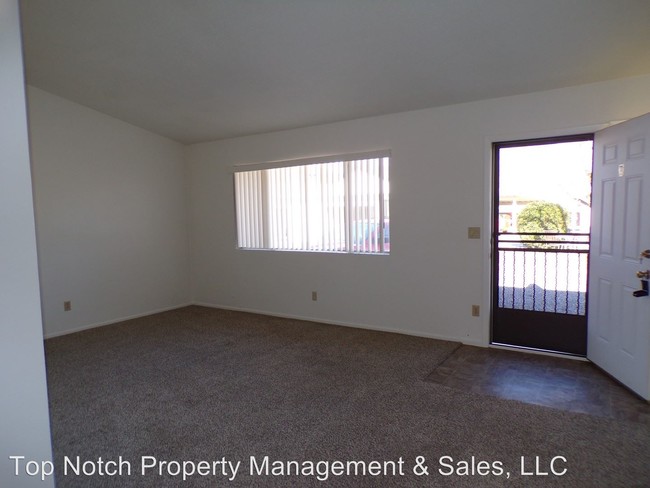 Building Photo - 3136 N Navajo Dr