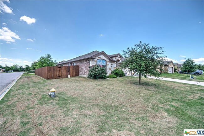 Building Photo - 8201 Salt Mill Hollow Dr