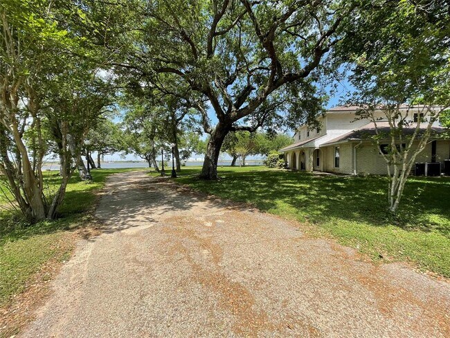 Building Photo - 4302 FM523