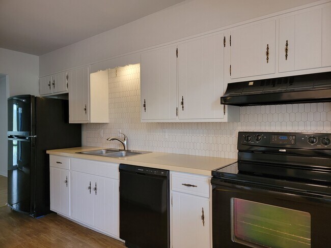 Foto del edificio - 541 Cloverbrook Dr