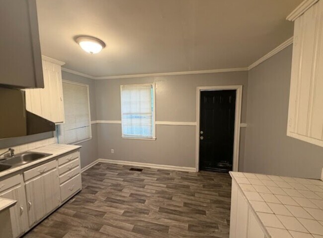 Foto del edificio - 3183 Mary Dr