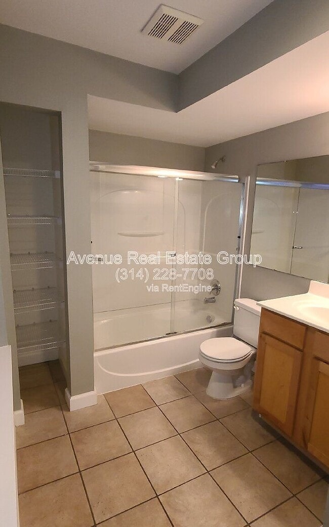 Building Photo - 5360 Pershing Ave