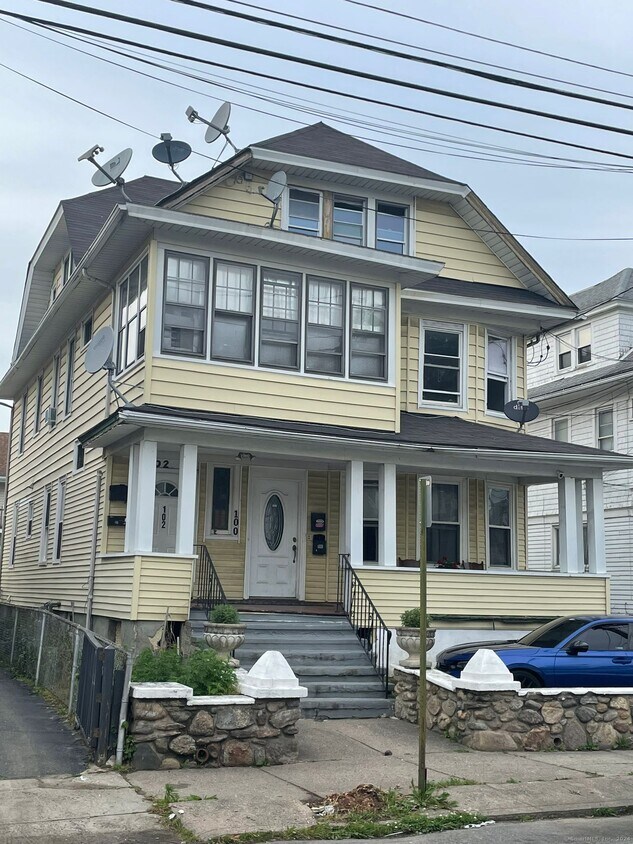 100 Garfield Ave Unit 3, Bridgeport, CT 06606 Room for Rent in