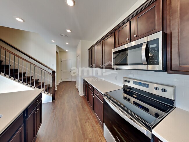 Building Photo - 5235 Virtue Ave