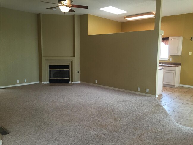 Foto del edificio - 11833 Kings Canyon Pl SE