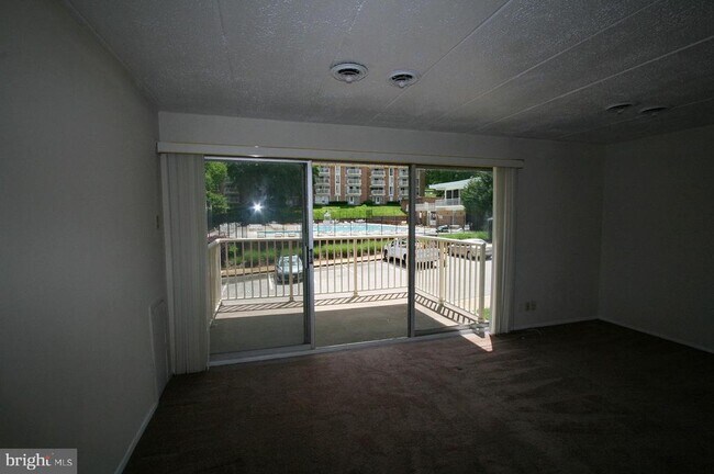 Building Photo - 2600 Indian Dr