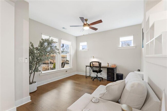 Building Photo - 4815 Briscoe Dr