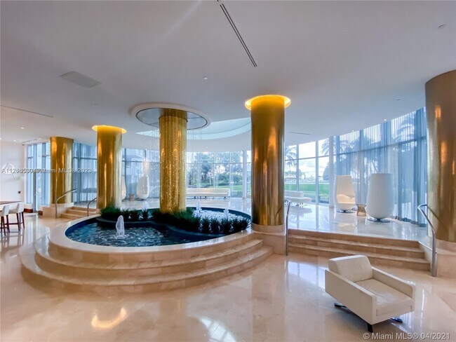 Building Photo - 5151 Collins Ave
