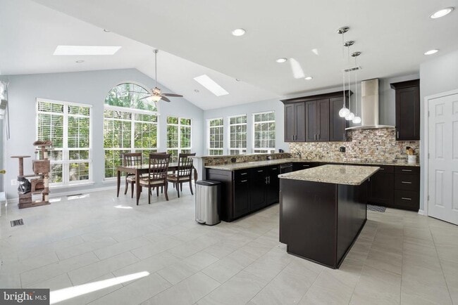 Foto del edificio - 14038 Walney Village Ct