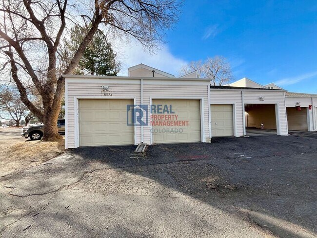 Building Photo - 1529 S Sable Blvd