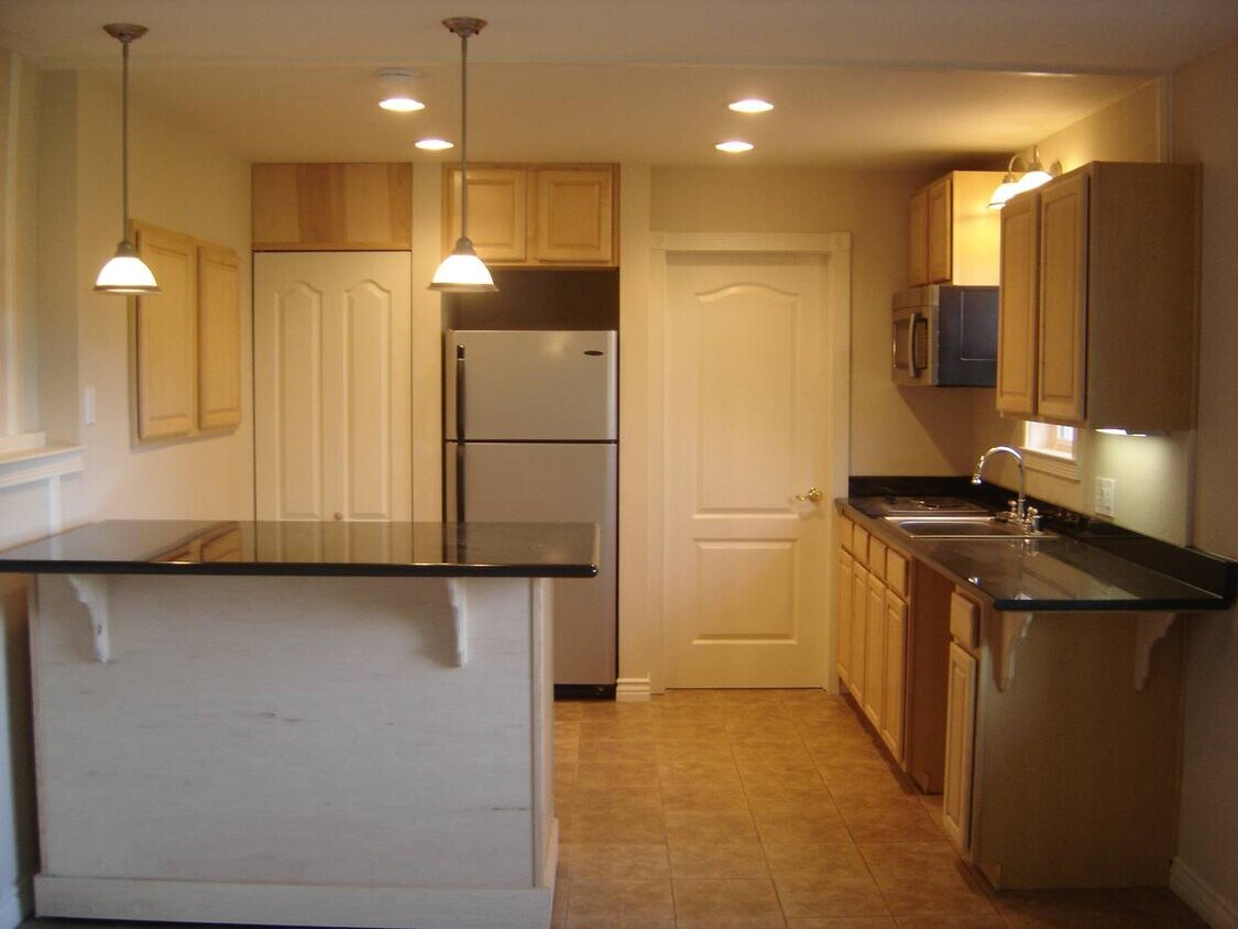 Primary Photo - 27881 Baker Ln