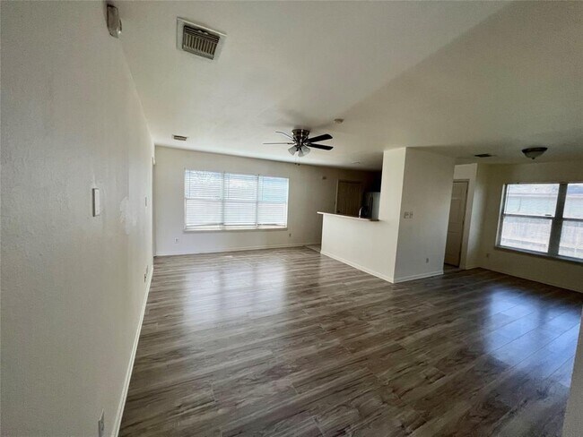 Foto del edificio - 3110 Sparrow St