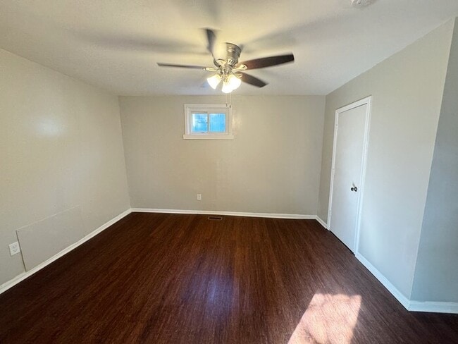 Foto del edificio - Charming 2-Bedroom Single-Family Home for Rent in Dayton, KY – Pet Friendly!