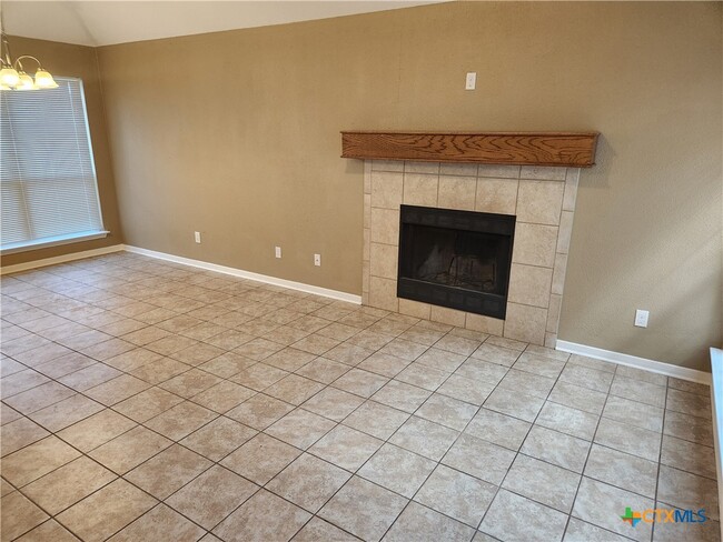 Building Photo - 2207 Bluebonnet Dr