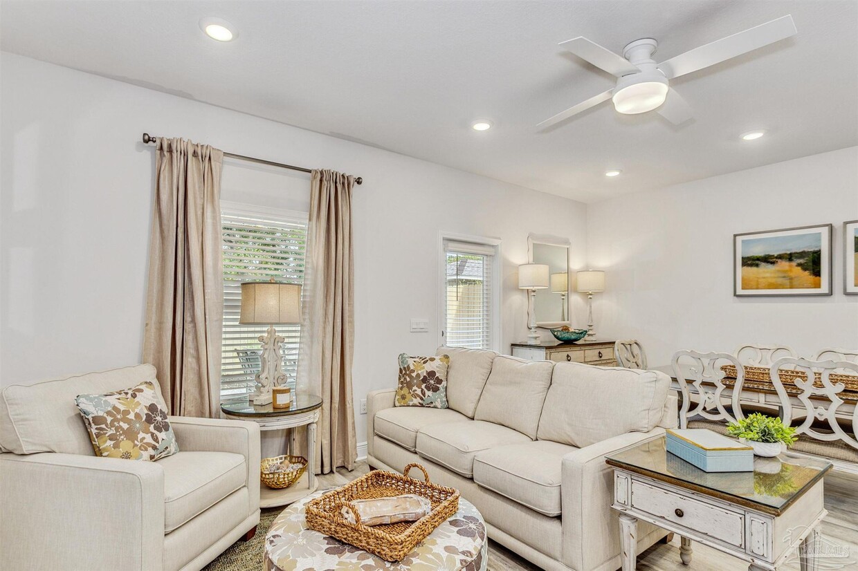 Primary Photo - 6315 Grove Park Dr