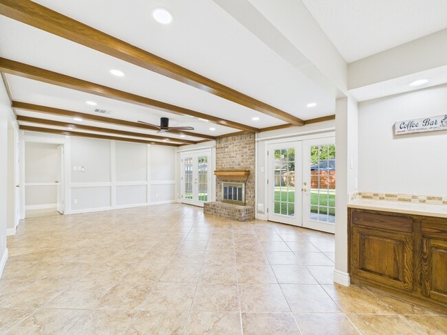 Building Photo - 3018 Highland Laurels Dr