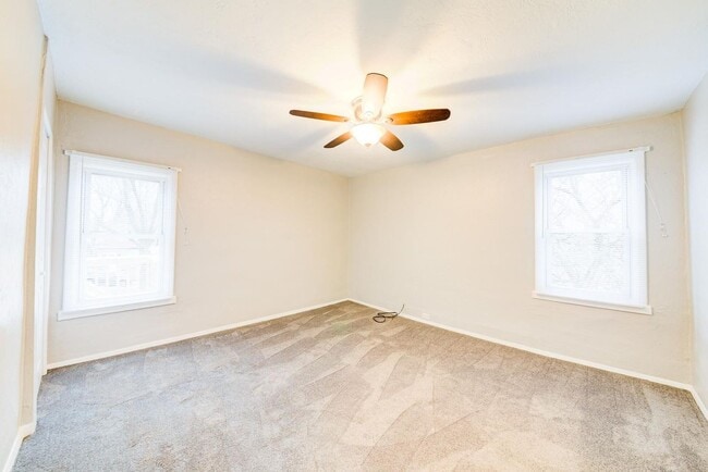 Foto del edificio - Amazing 3 bedroom home in South side available May 1!