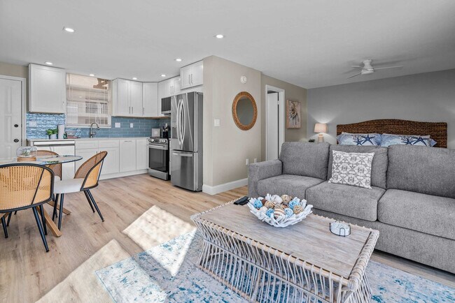 Foto del edificio - 5900 Bonita Beach Rd SE