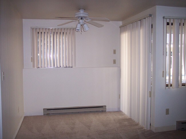 Building Photo - 4501 E Boardwalk Dr