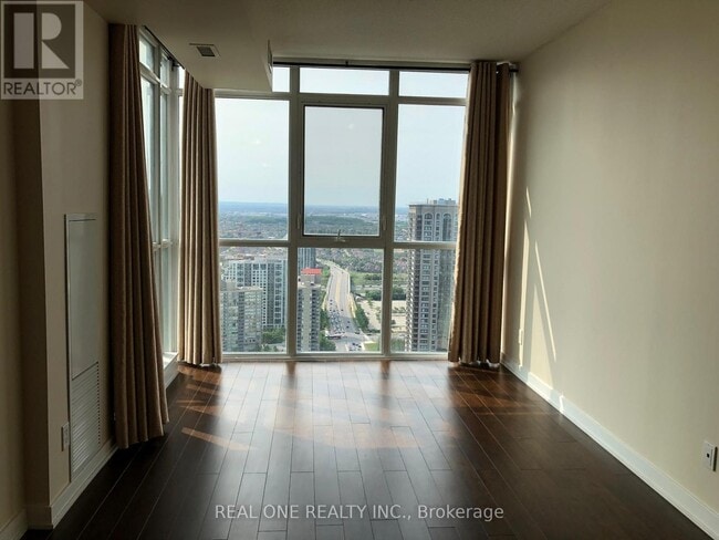 Photo du bâtiment - 4070 Confederation Pkwy