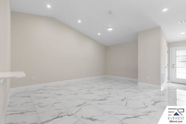 Building Photo - 16 Zoffer Ct