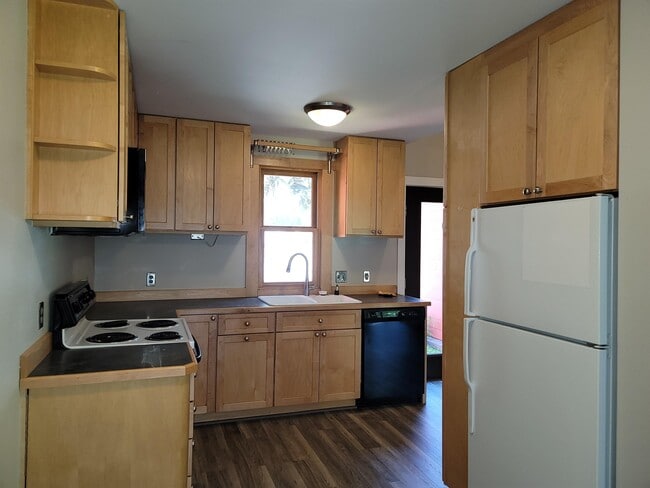 Foto del edificio - 1040 Smith Ln