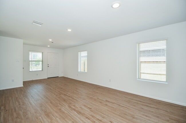Building Photo - 4123 Saw Mill Peak Ln