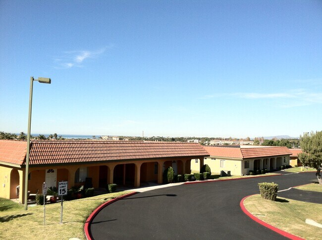 Foto del edificio - 1414 Sweetbriar Cir