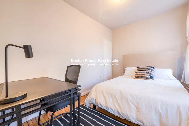 Building Photo - 15 Garden St