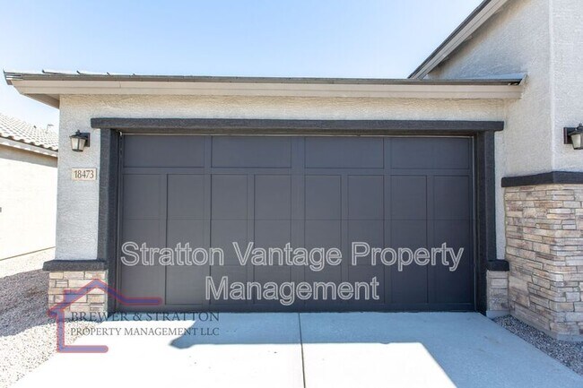 Foto del edificio - 18473 N Lakeside Dr