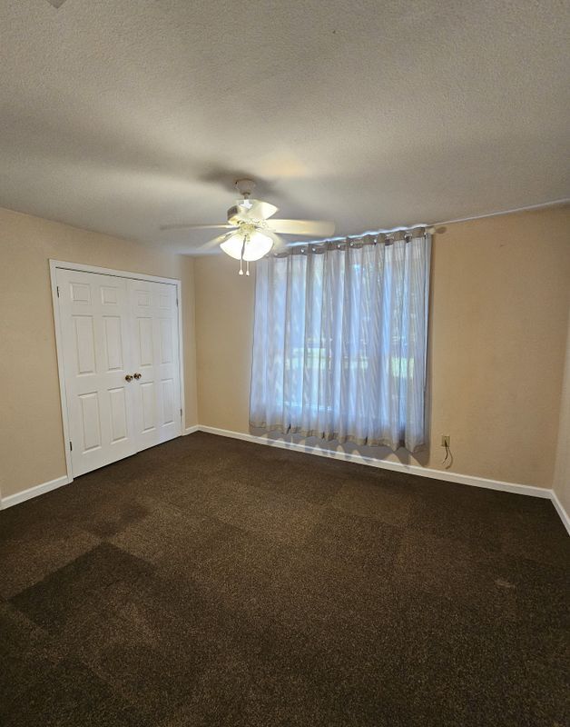 Foto del edificio - 1046 Sunshine Dr