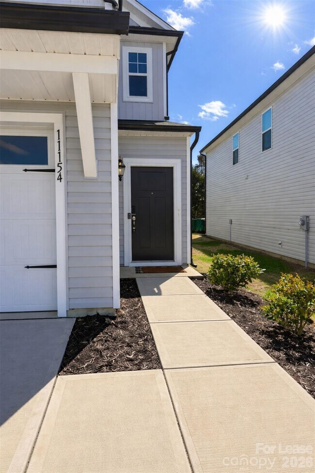 Building Photo - 11154 Woodland Crk Wy