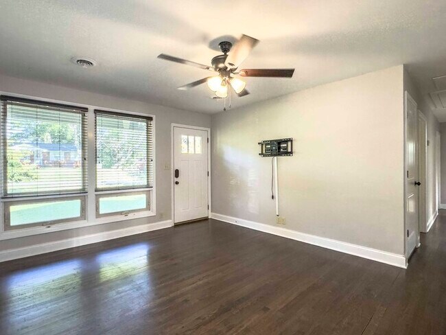 Foto del edificio - 1884 Pardue Dr