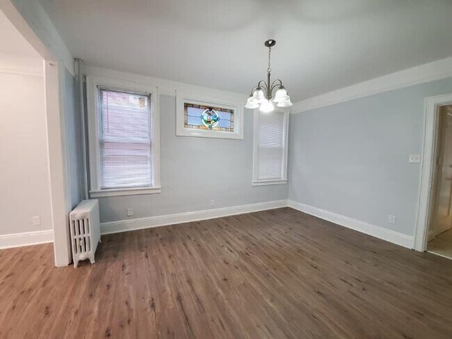 Building Photo - 151 W 33rd St