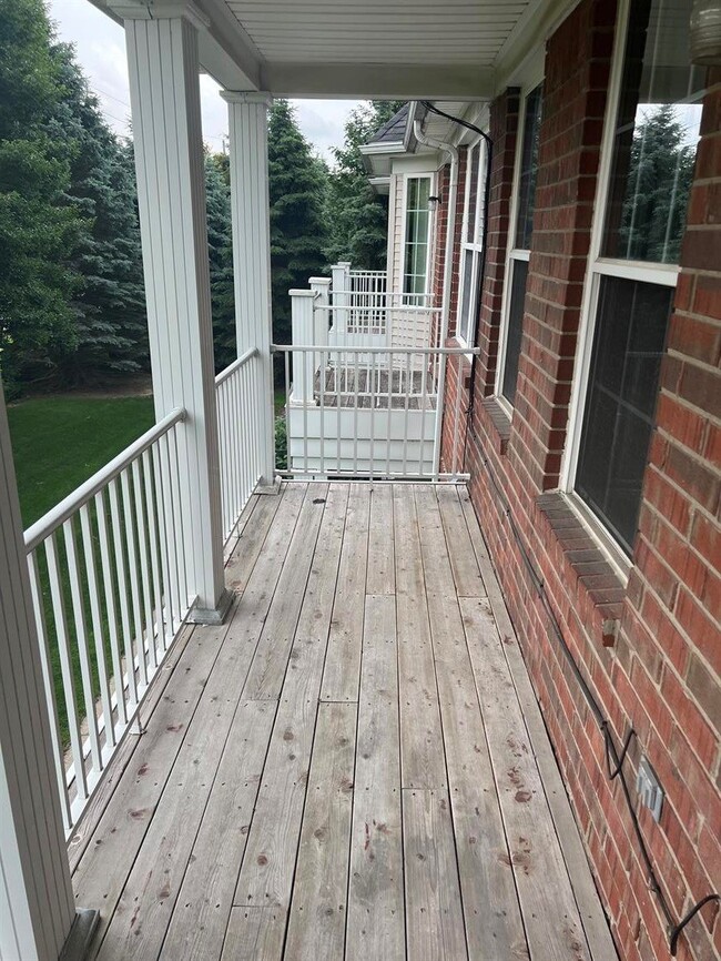 Building Photo - "Chic Sterling Heights Condo: 2 Bed, 2 Bat...